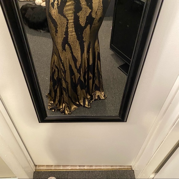 COPY - Gorgeous mermaid cut metallic gold - Picture 2 of 5